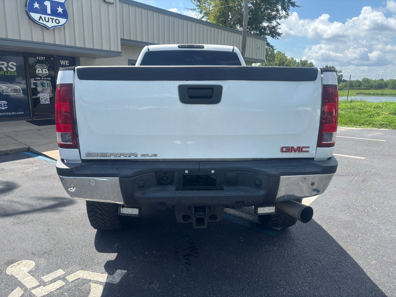 Used 2012 GMC Sierra 2500 SLE w/ SLE Preferred Package image 4