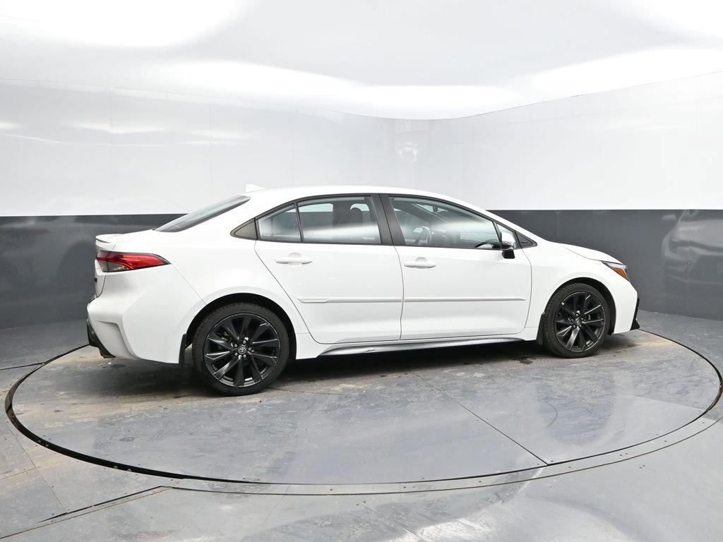 Used 2023 Toyota Corolla SE image 9