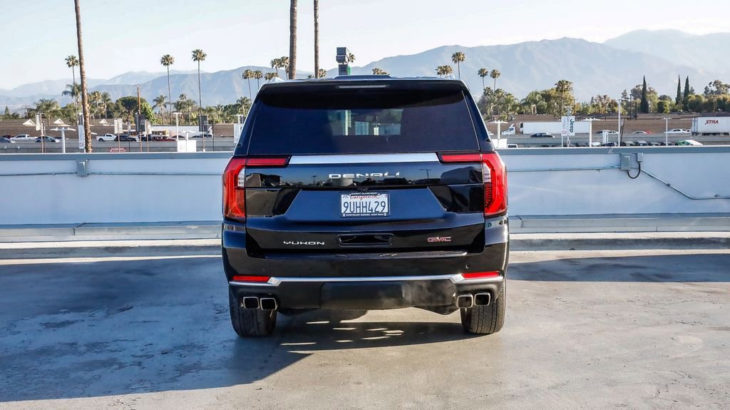Used 2025 GMC Yukon XL Denali AWD/4WD image 8