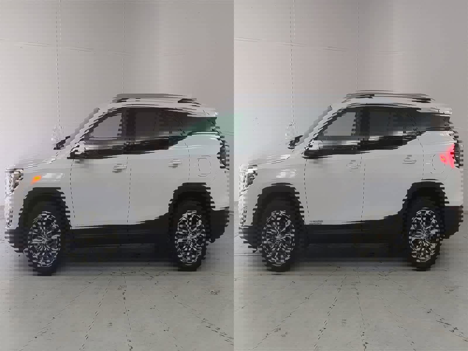 Used 2021 GMC Terrain SLT image 3