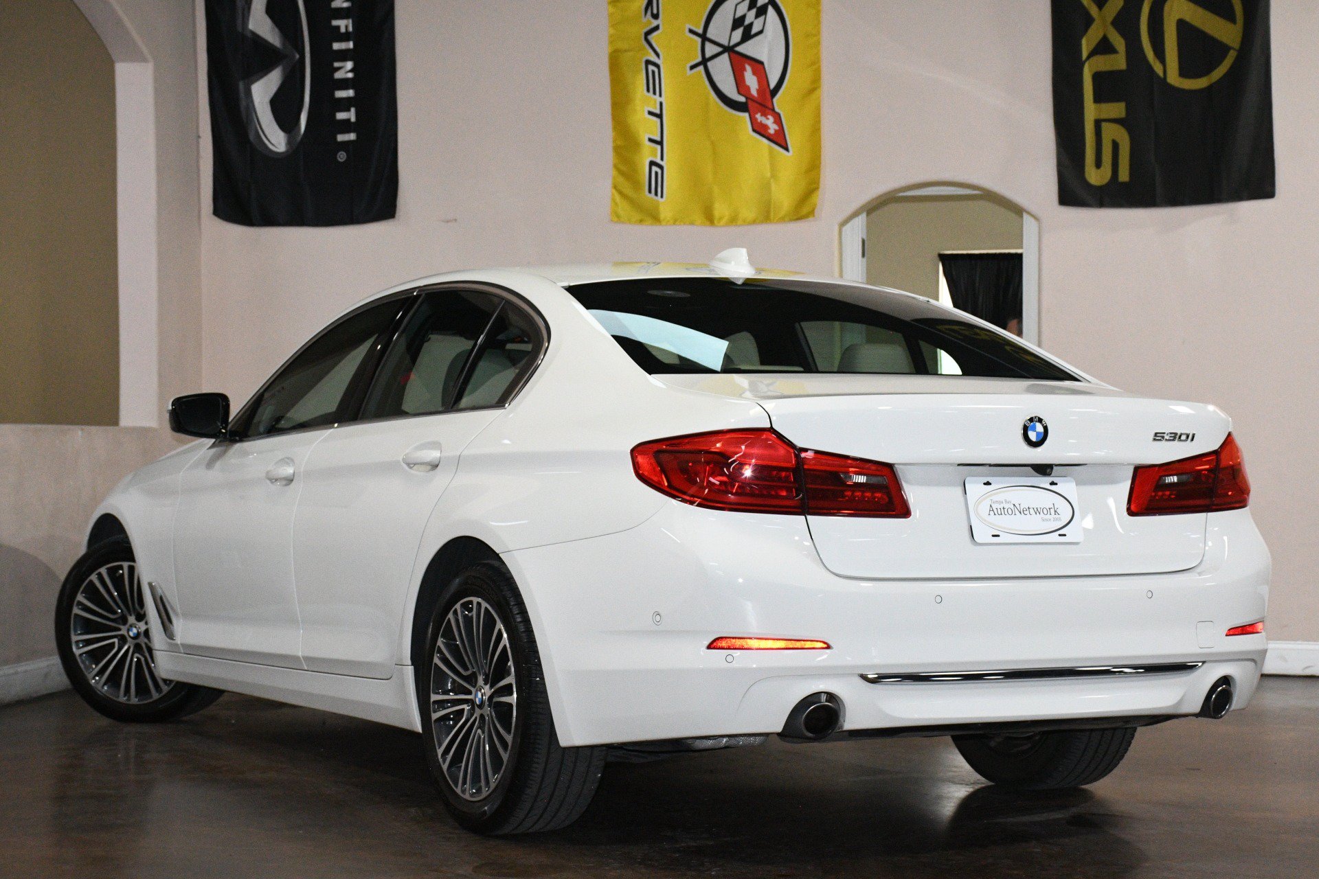 Used 2020 BMW 530i w/ Premium Package RWD image 6
