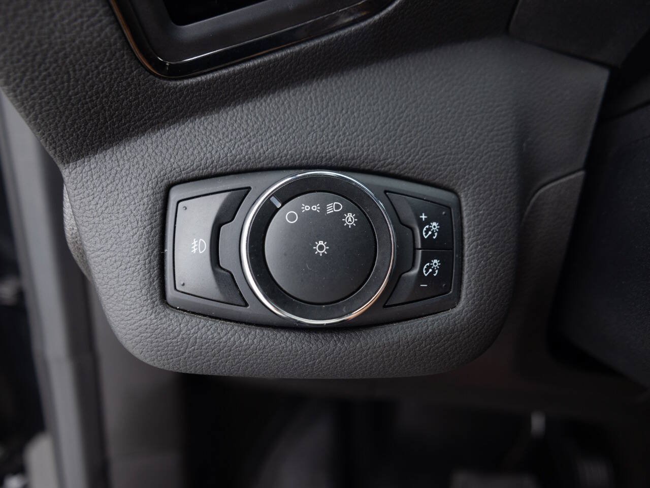 Used 2014 Ford Escape Titanium w/ Equipment Group 401A FWD image 35