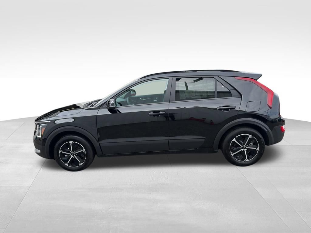 Certified 2025 Kia Niro EX image 2