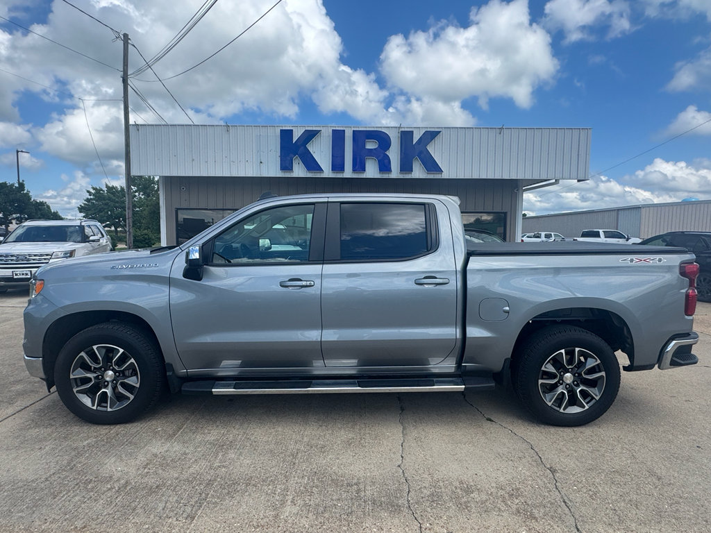 Used 2024 Chevrolet Silverado 1500 LT AWD/4WD image 2