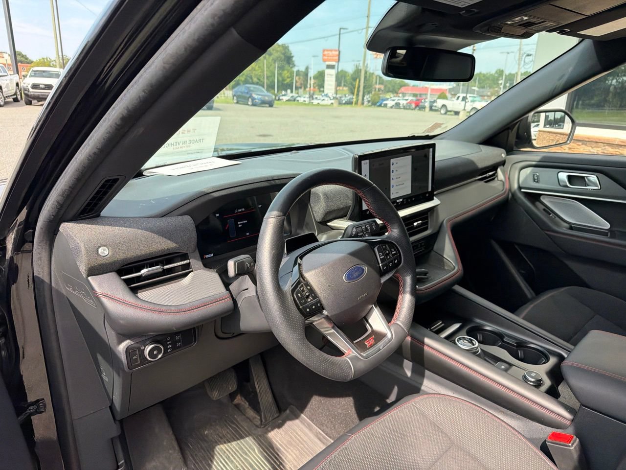 Used 2025 Ford Explorer ST AWD/4WD image 4