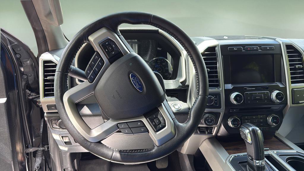 Used 2018 Ford F150 Lariat w/ Equipment Group 502A Luxury AWD/4WD image 18