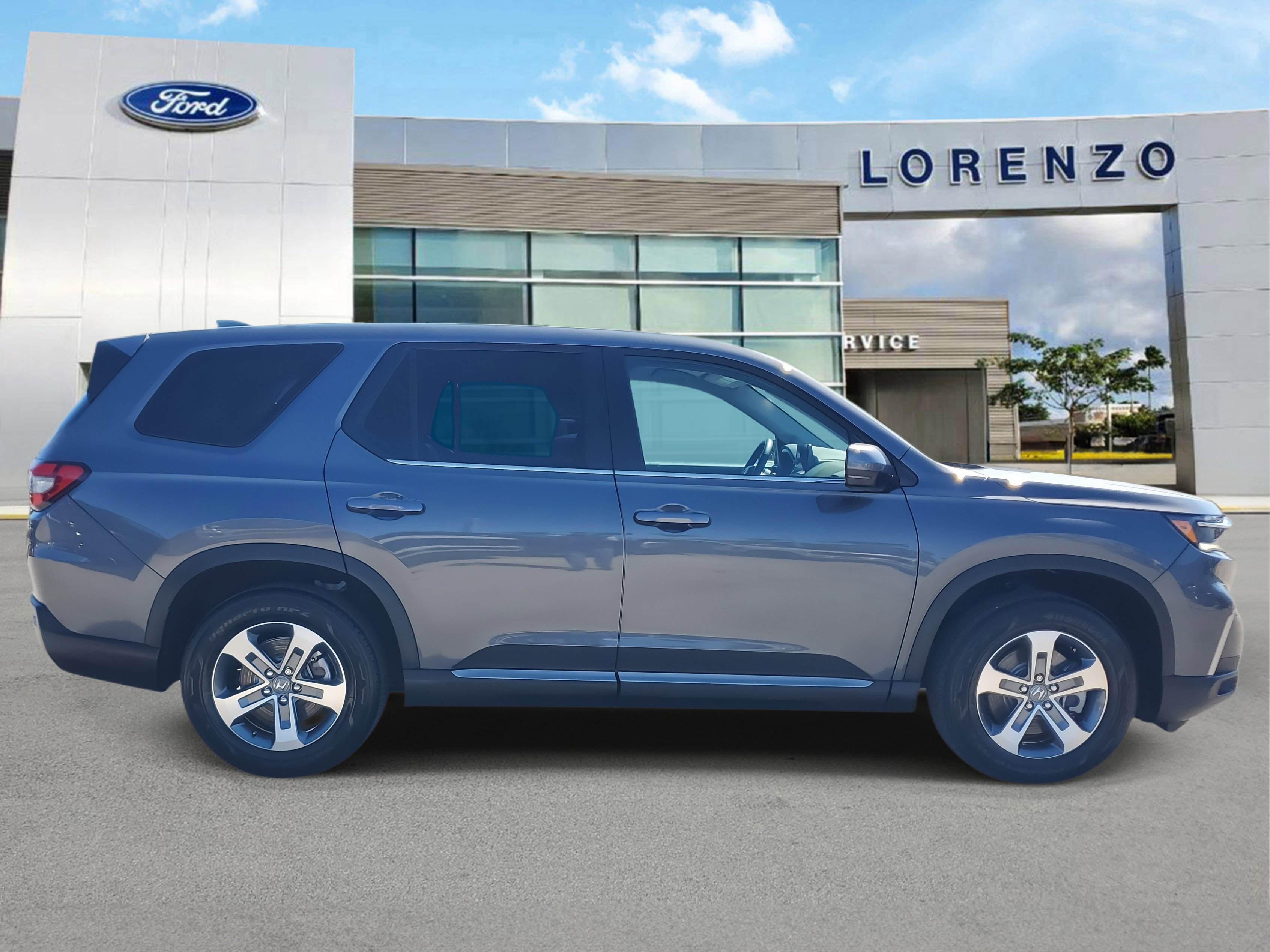 Used 2025 Honda Pilot EX-L image 4