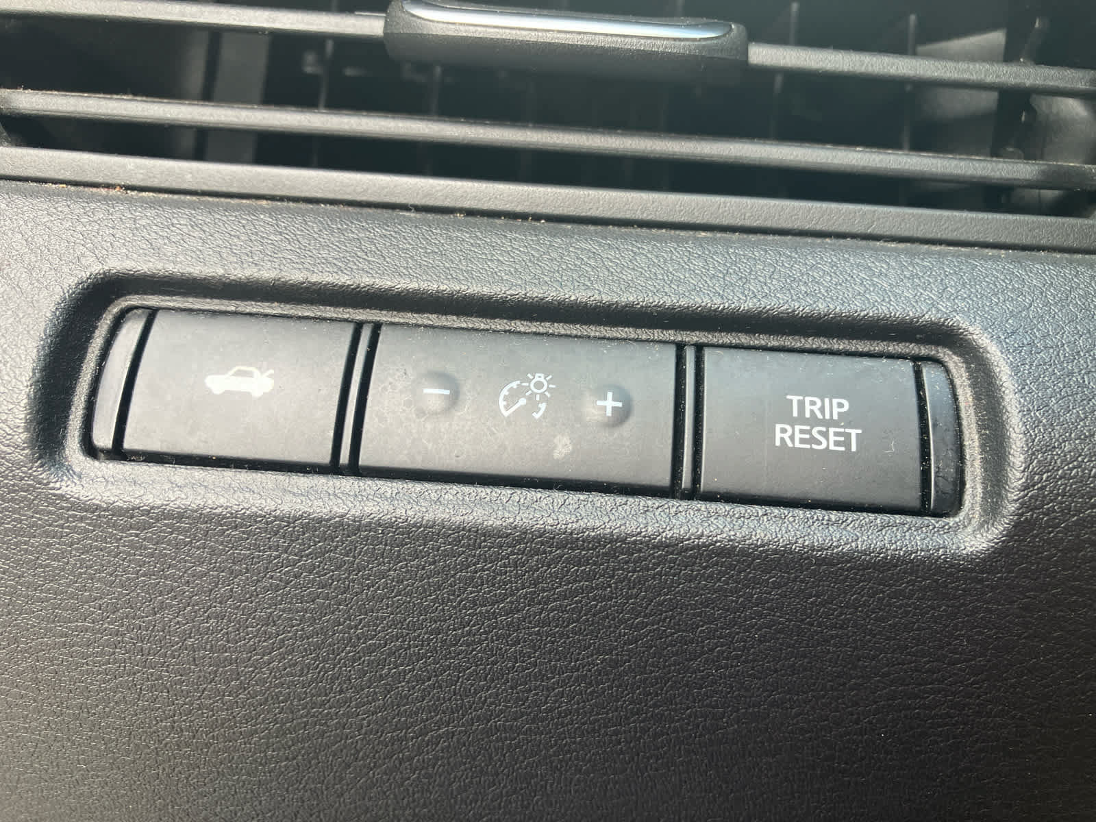 Used 2020 Nissan Altima 2.5 S FWD image 12