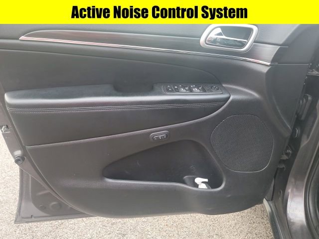 Used 2020 Jeep Grand Cherokee Limited w/ Luxury Group II image 13