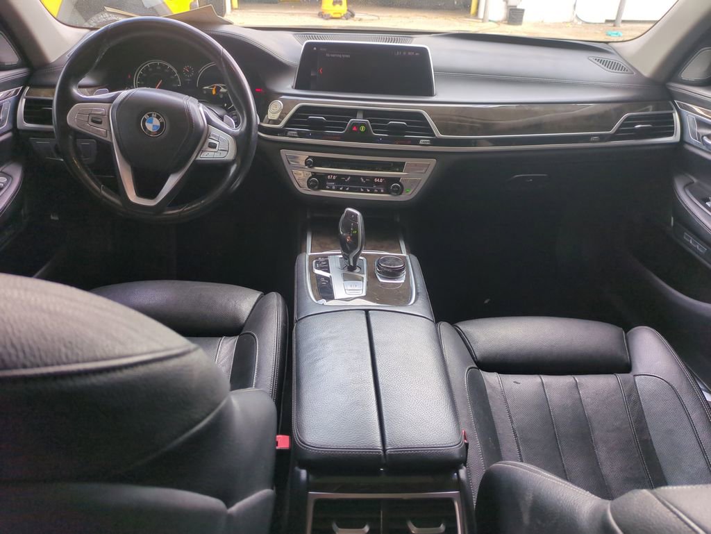 Used 2018 BMW 740i image 15