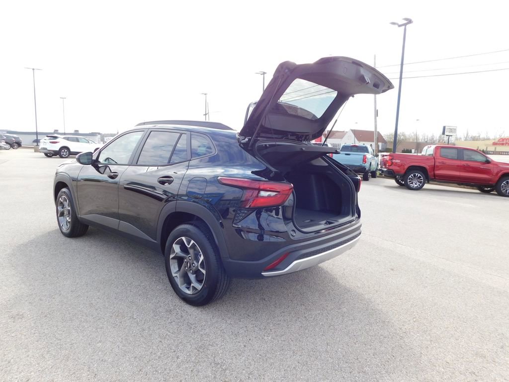 New 2026 Chevrolet Trax LT w/ Driver Confidence Package FWD image 20