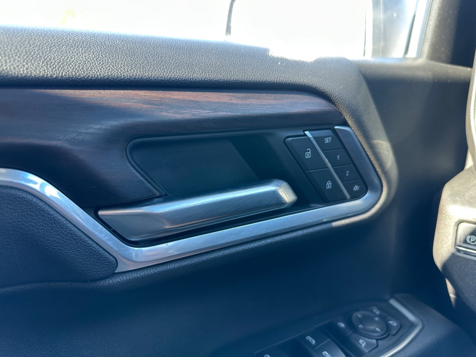 Used 2026 GMC Sierra 1500 SLT AWD/4WD image 18