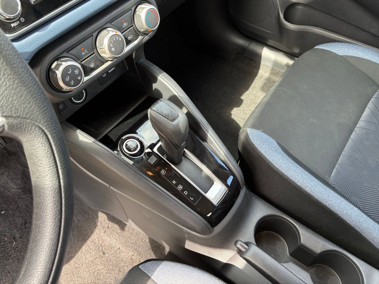 Used 2025 Nissan Versa SV image 34