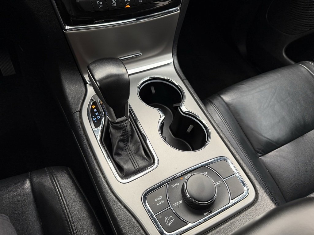 Used 2022 Jeep Grand Cherokee Limited image 24