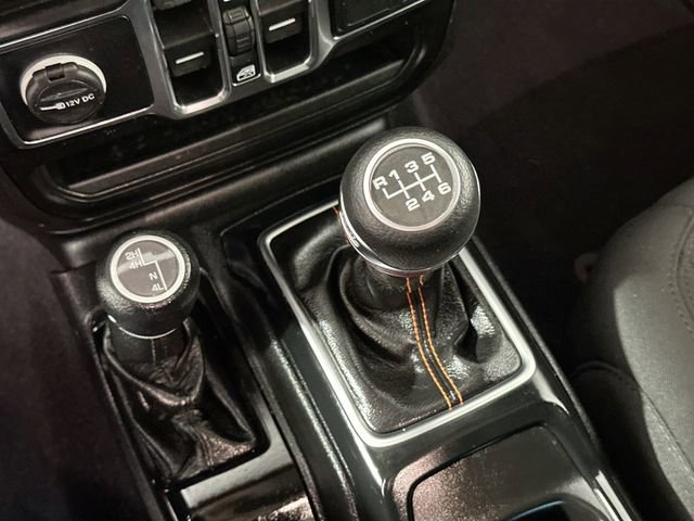 Used 2021 Jeep Gladiator Willys image 14