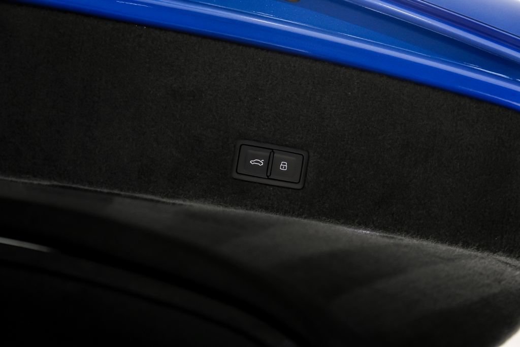 Used 2025 Lamborghini Urus SE AWD/4WD image 69