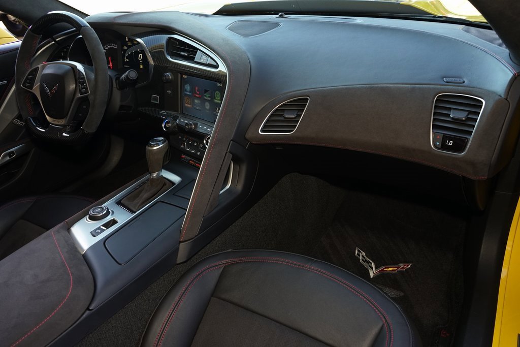Used 2015 Chevrolet Corvette Z06 image 17