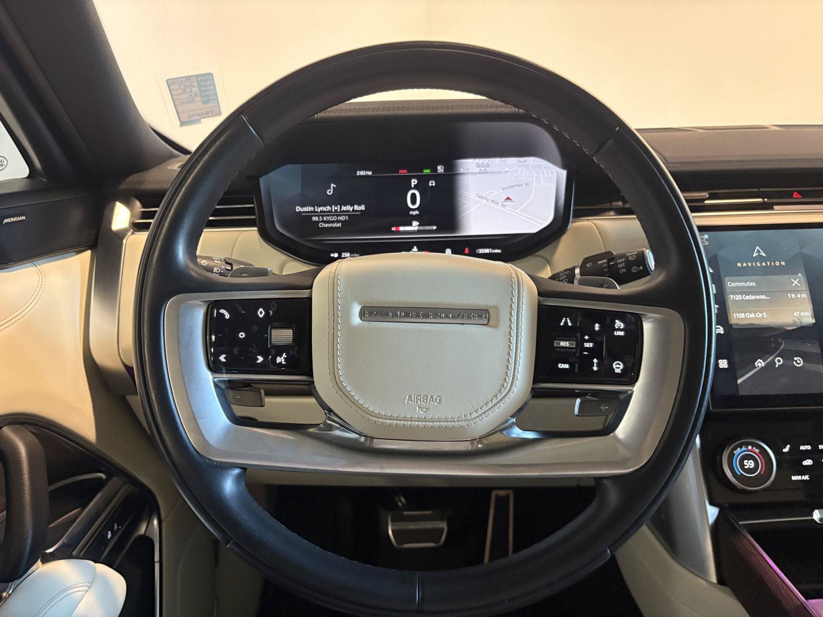 Used 2023 Land Rover Range Rover Long Wheelbase SE AWD/4WD image 17
