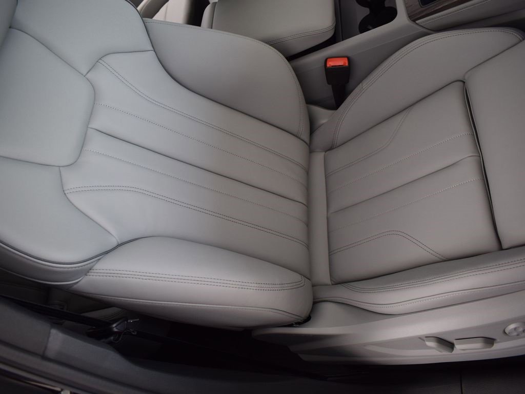 Certified 2024 Audi Q5 2.0T Premium Plus w/ Premium Plus Package image 16