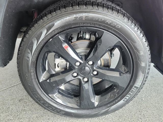 Used 2023 Jeep Grand Cherokee Limited w/ Black Appearance Package image 7