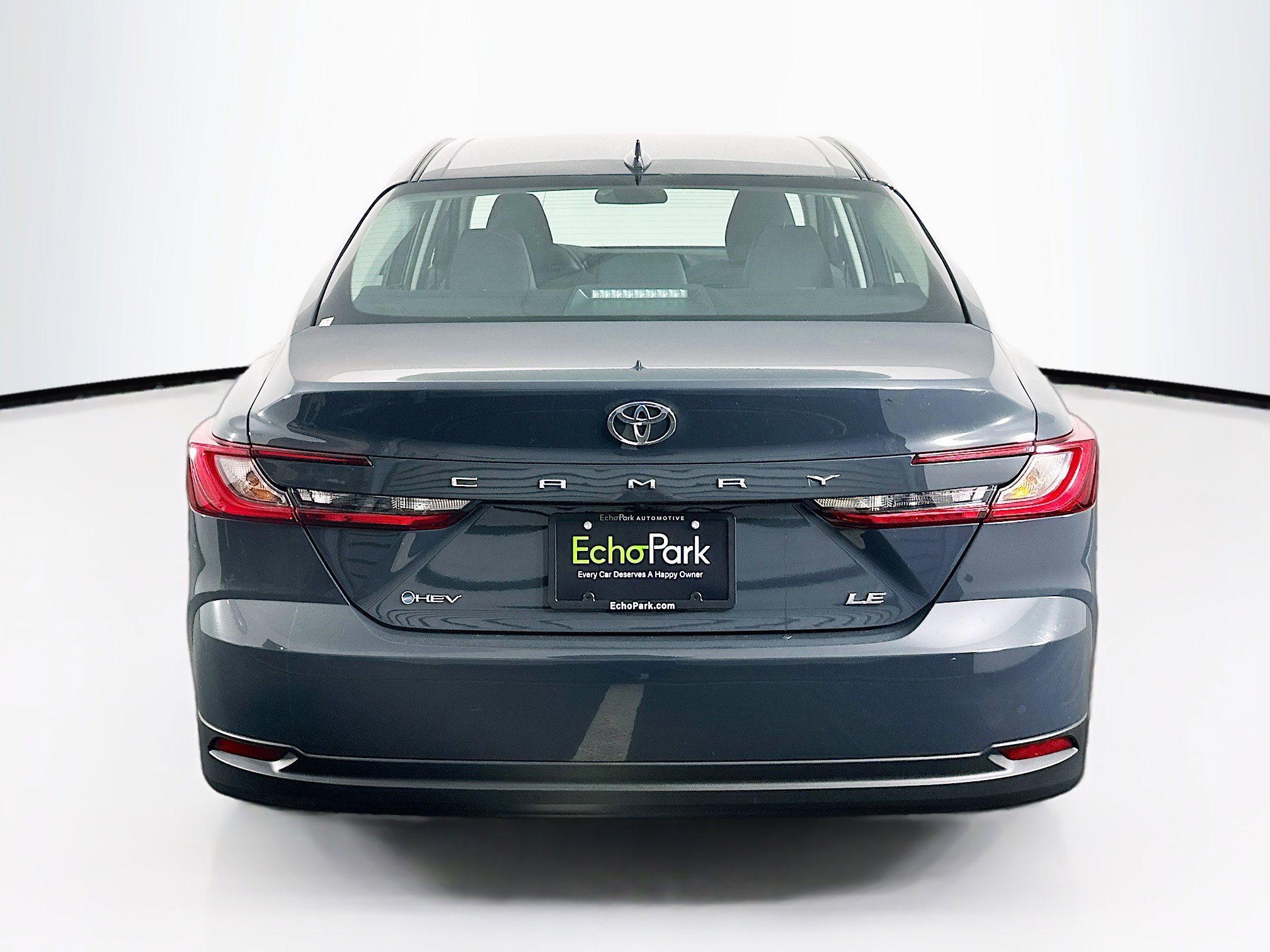 Used 2025 Toyota Camry LE image 7