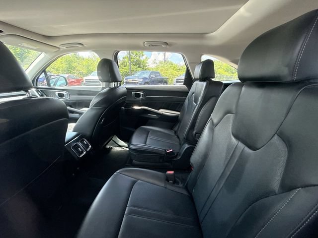 Used 2023 Kia Sorento SX AWD/4WD image 11