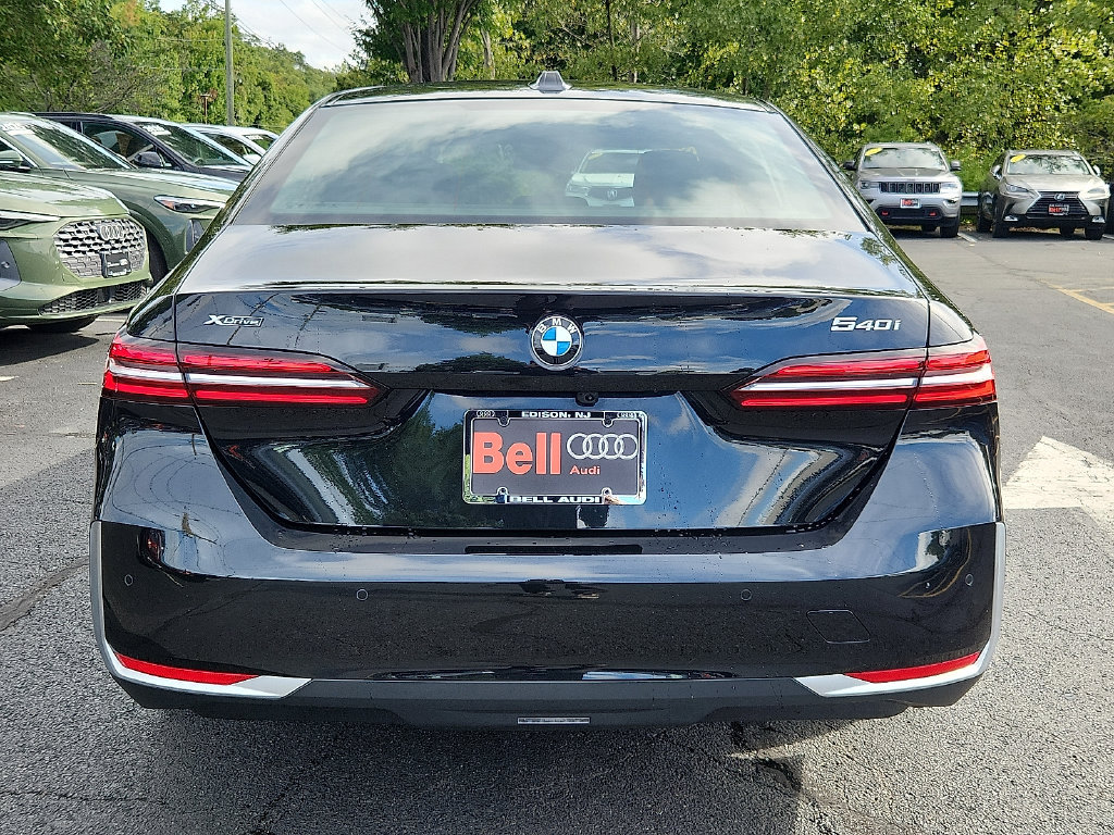 Used 2025 BMW 540i xDrive w/ Premium Package AWD/4WD image 11