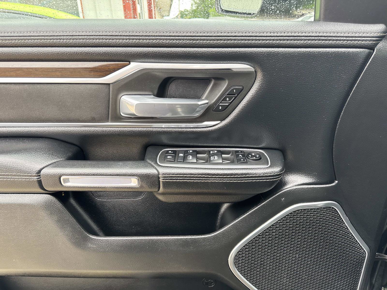 Used 2021 RAM 1500 Laramie AWD/4WD image 19