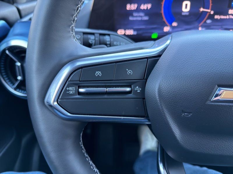 Used 2024 Chevrolet Equinox EV LT image 25