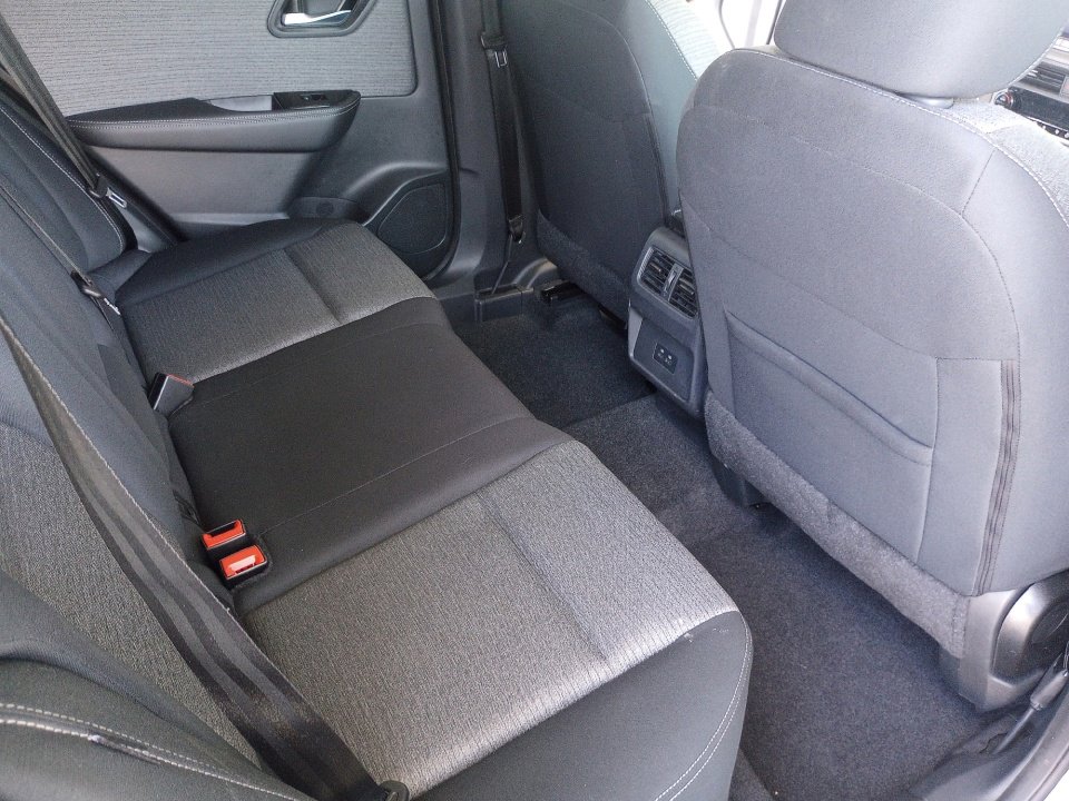 Used 2023 Nissan Rogue SV image 33