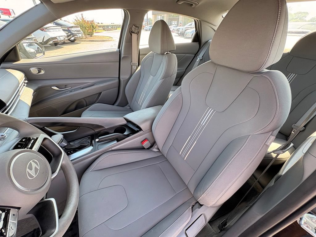 Used 2024 Hyundai Elantra SEL FWD image 22