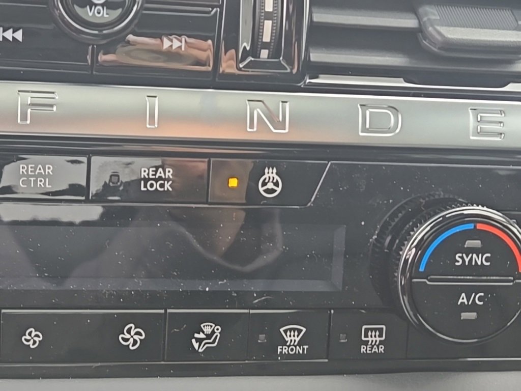 New 2026 Nissan Pathfinder SL w/ SL Premium Package image 24