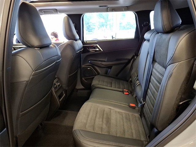 New 2025 Mitsubishi Outlander AWD image 5