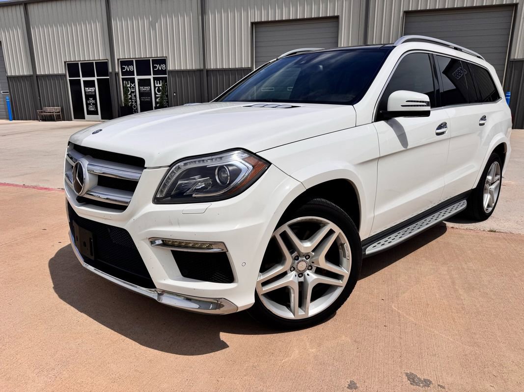 Used 2016 Mercedes-Benz GL 550 4MATIC image 1