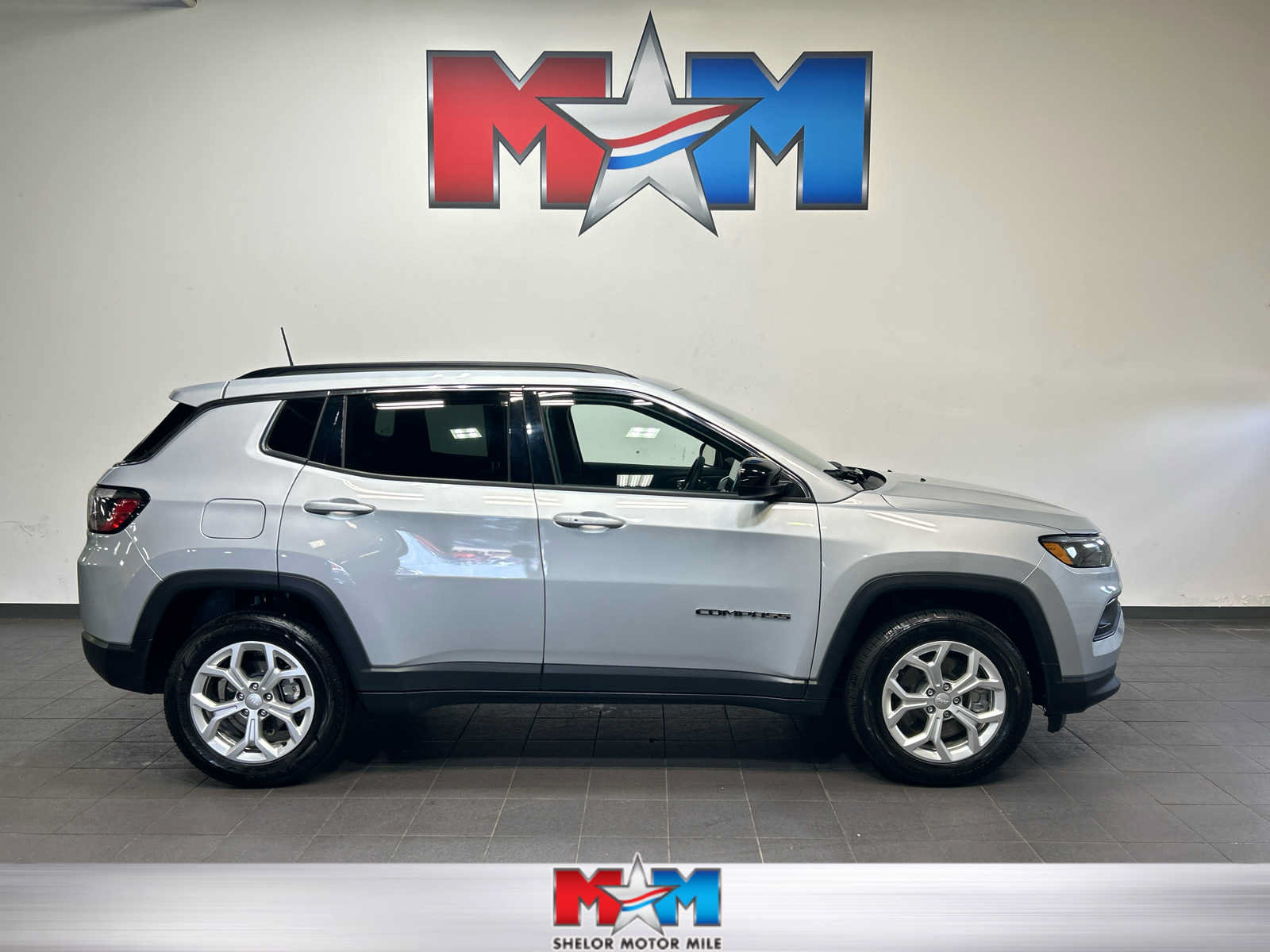 Used 2024 Jeep Compass Latitude