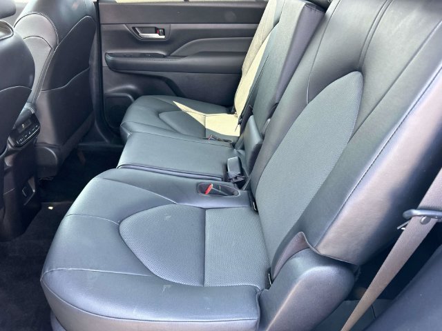 Used 2024 Toyota Grand Highlander AWD image 20