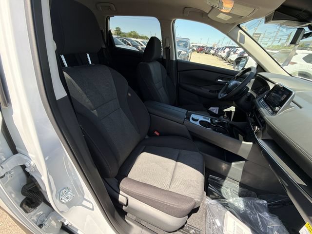 New 2026 Nissan Rogue SV w/ Cold Weather Package AWD/4WD image 23