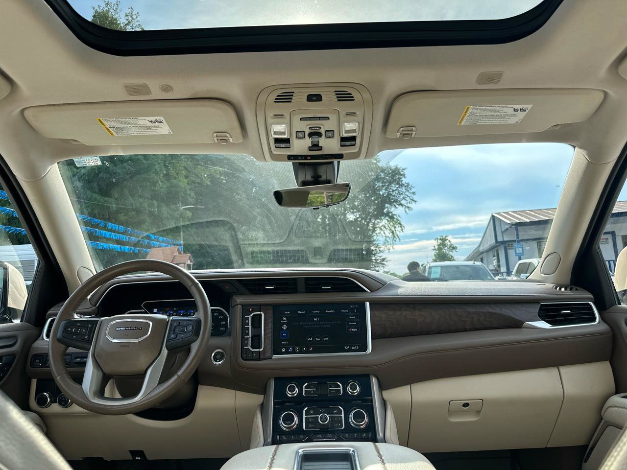 Used 2021 GMC Yukon Denali w/ Advanced Technology Package RWD image 10