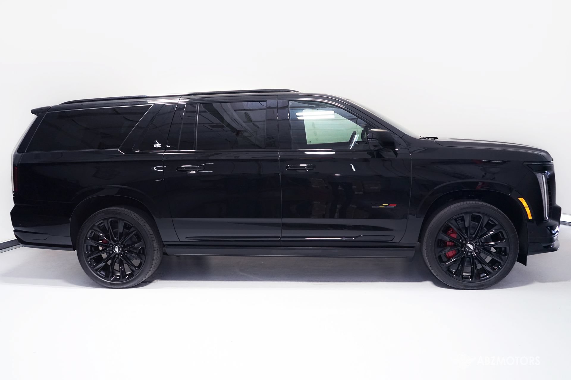 Used 2026 Cadillac Escalade ESV V AWD/4WD image 3