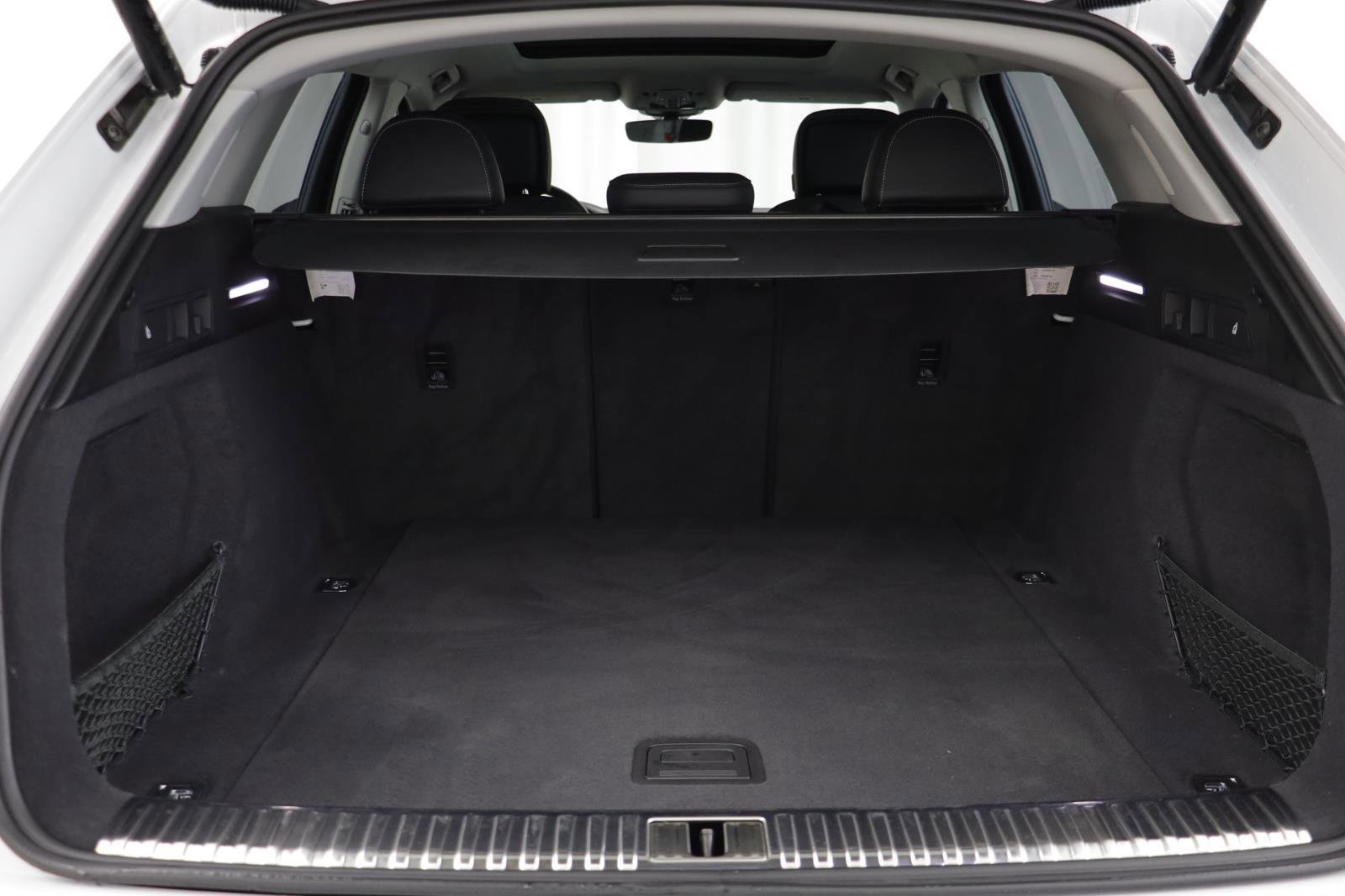 Used 2024 Audi Q8 e-tron Prestige w/ Prestige Package image 18