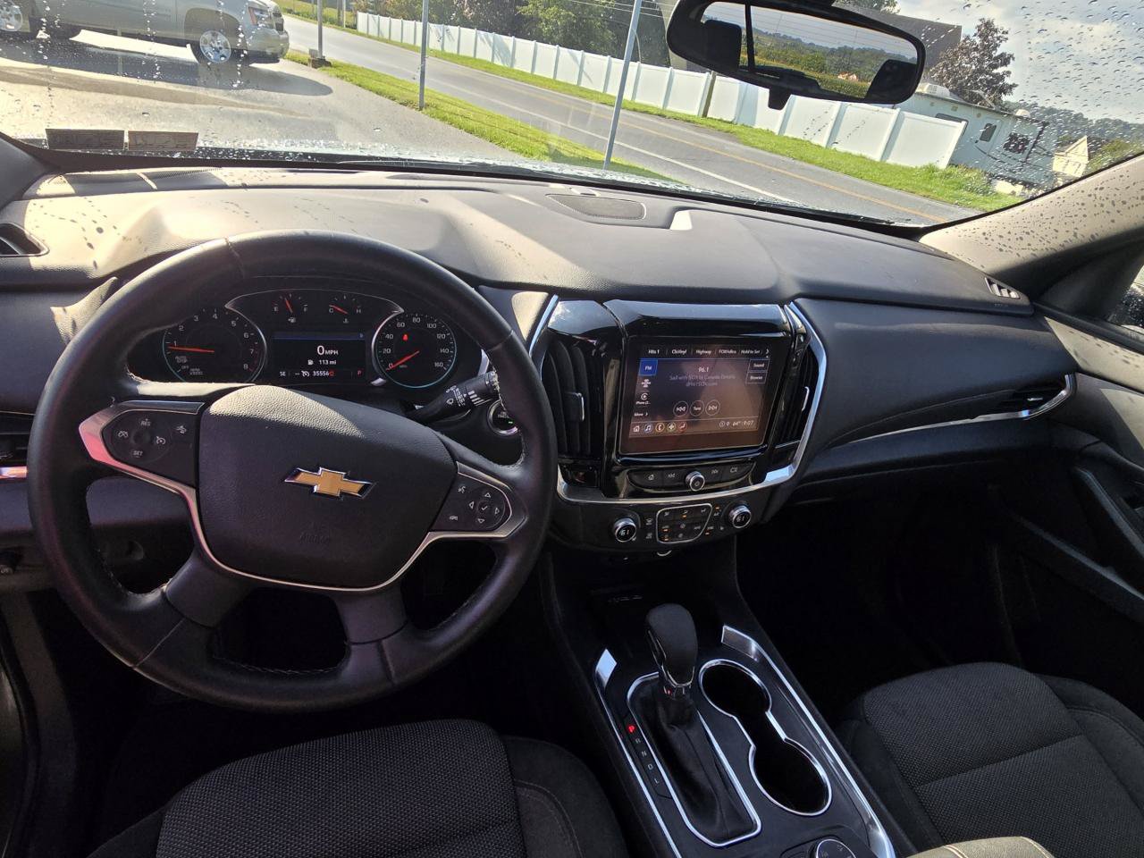 Used 2023 Chevrolet Traverse LT AWD/4WD image 3