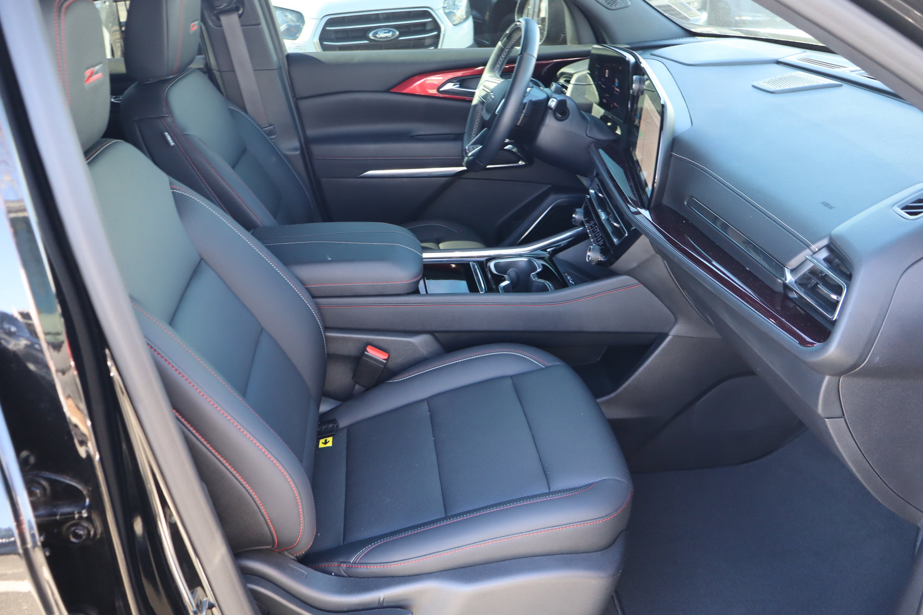 Certified 2024 Chevrolet Traverse Z71 w/ Enhanced Driving Package image 39