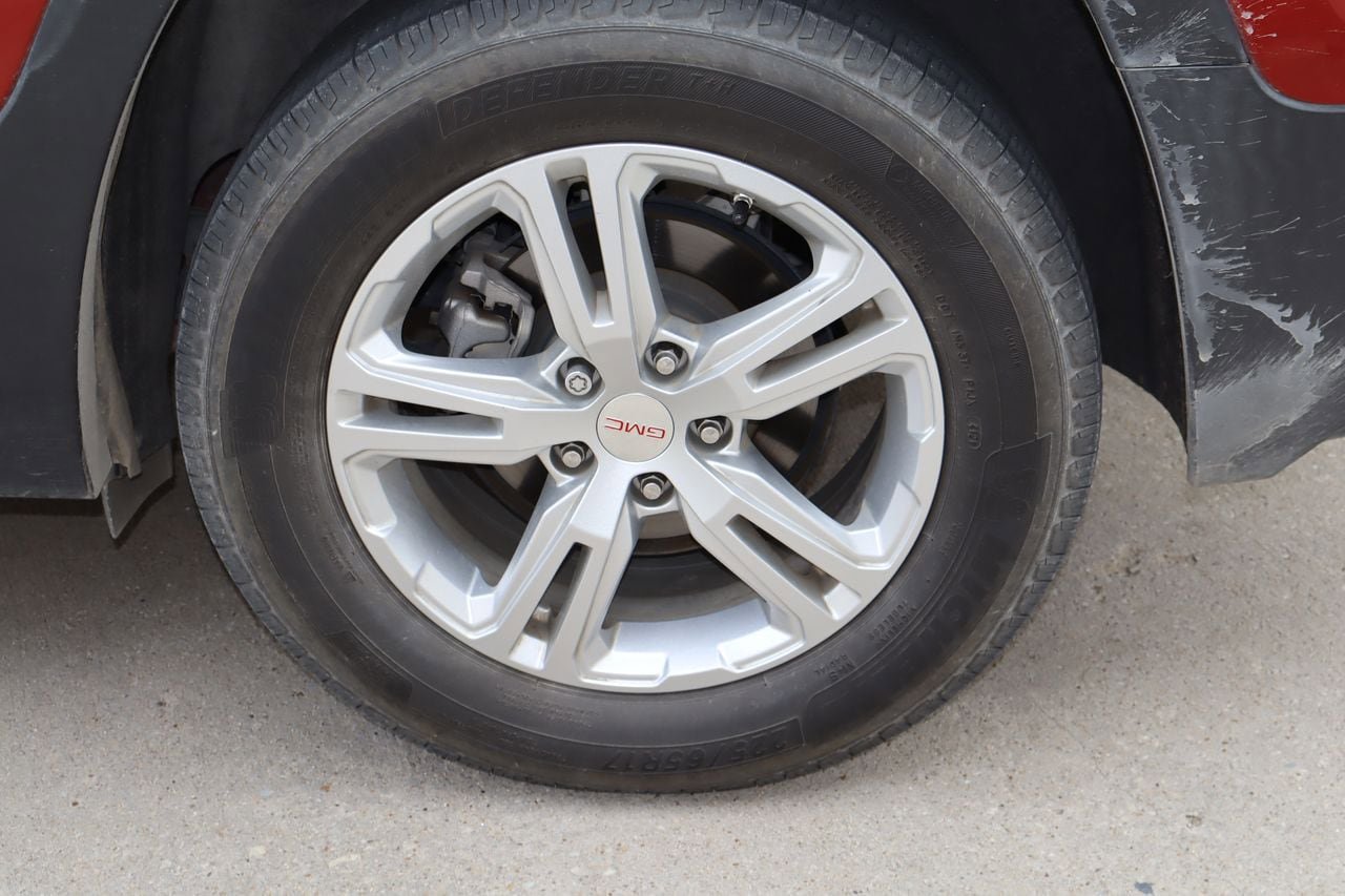 Used 2018 GMC Terrain SLE w/ Driver Convenience Package FWD image 26