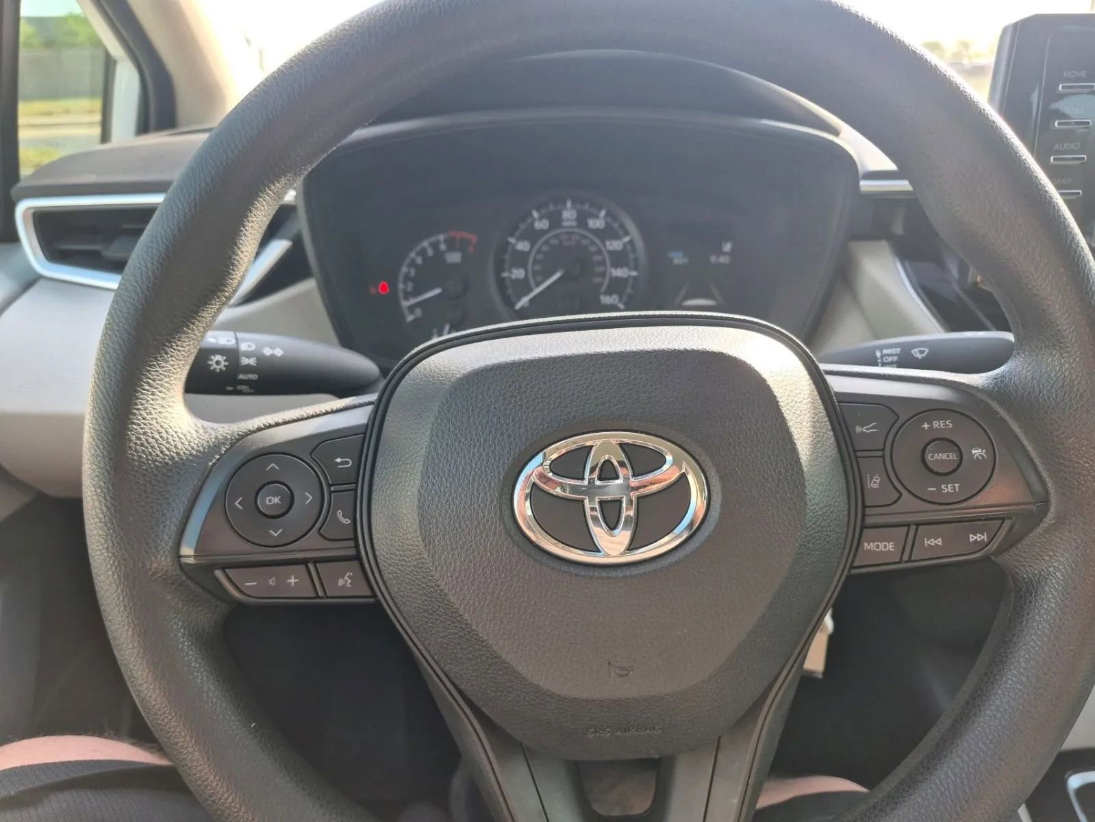 Used 2020 Toyota Corolla L FWD image 24