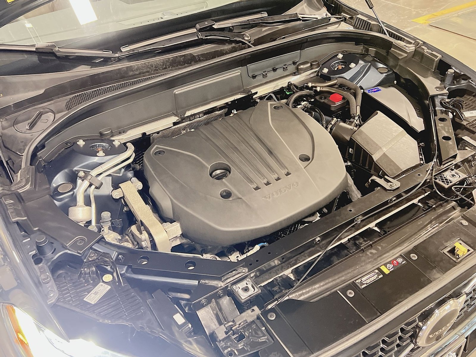 Certified 2023 Volvo XC60 B5 Plus w/ Climate Package image 28