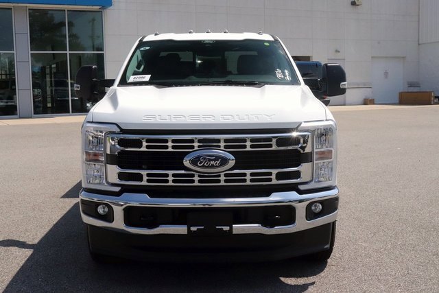 New 2025 Ford F350 XL w/ XL Chrome Package image 2