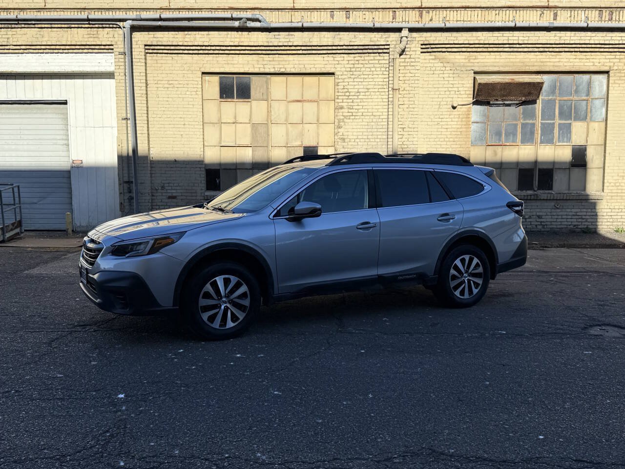 Used 2020 Subaru Outback Premium AWD/4WD image 3