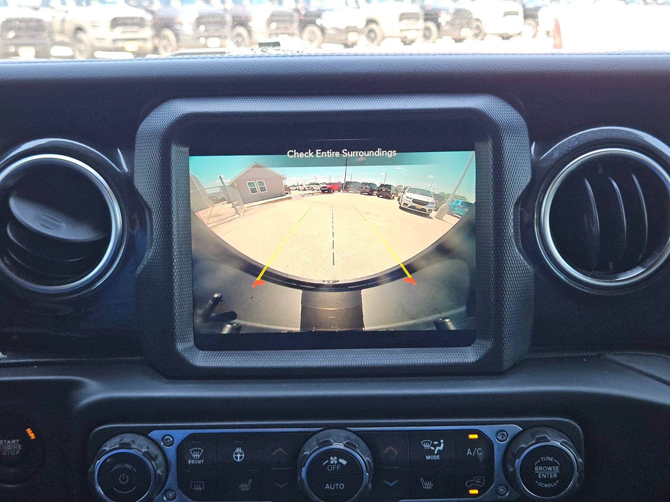 Used 2021 Jeep Wrangler Unlimited Sahara AWD/4WD image 18