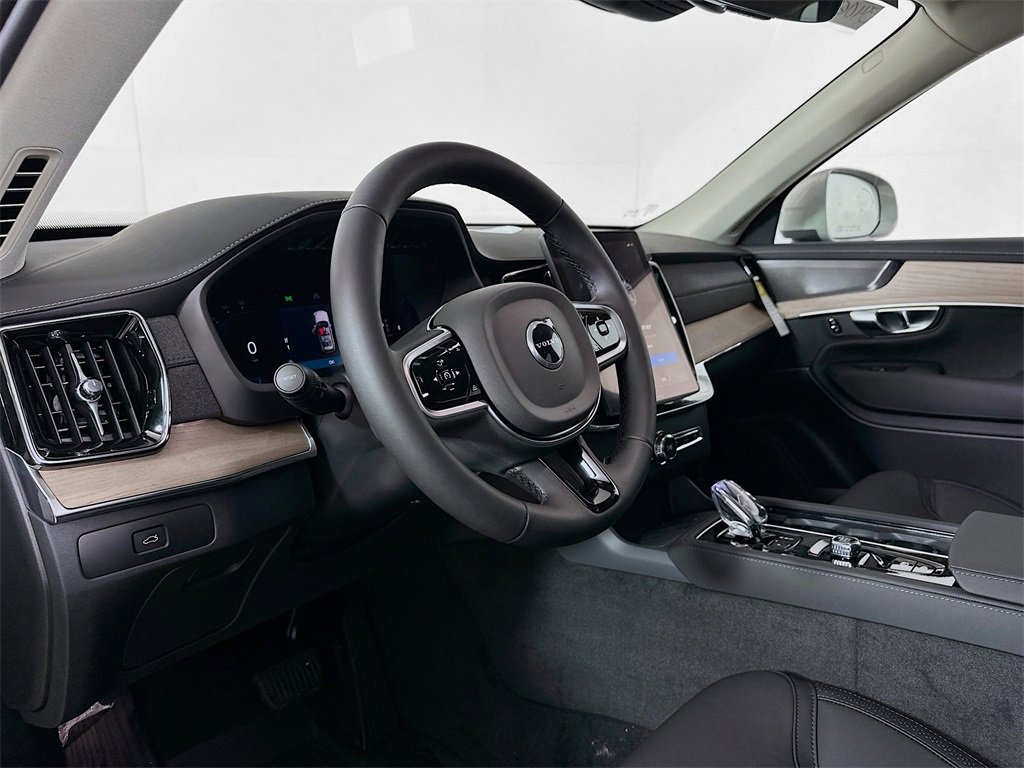 Used 2025 Volvo XC90 B5 Plus w/ Protection Package Premier image 10