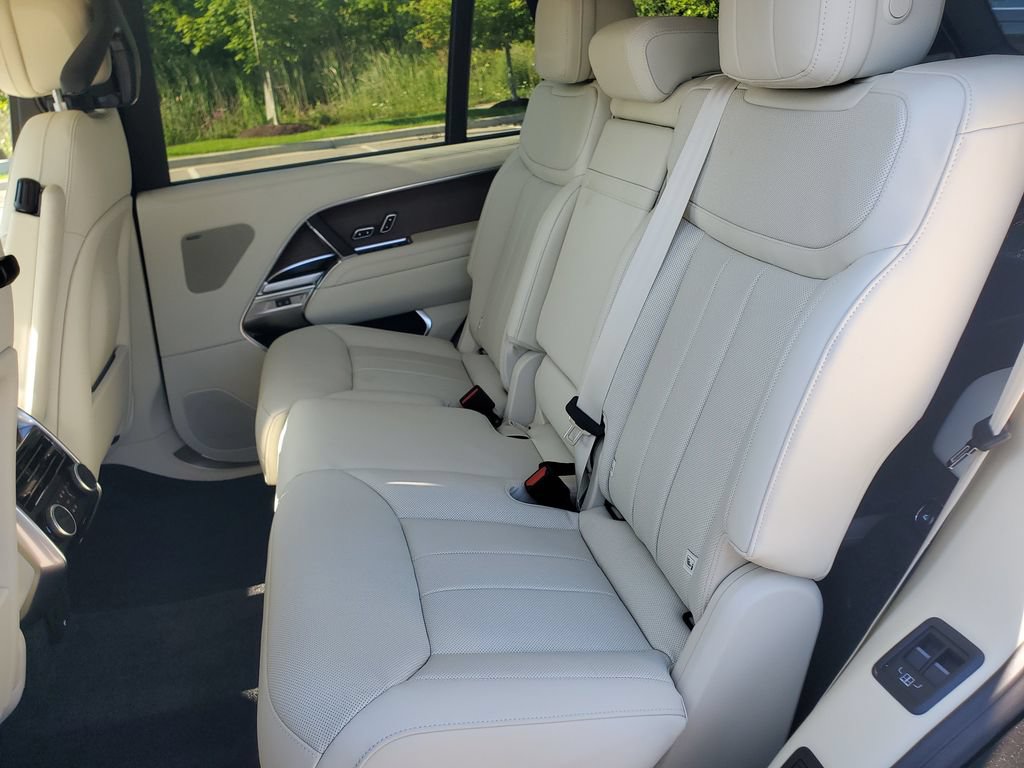 New 2026 Land Rover Range Rover Long Wheelbase SE AWD/4WD image 30